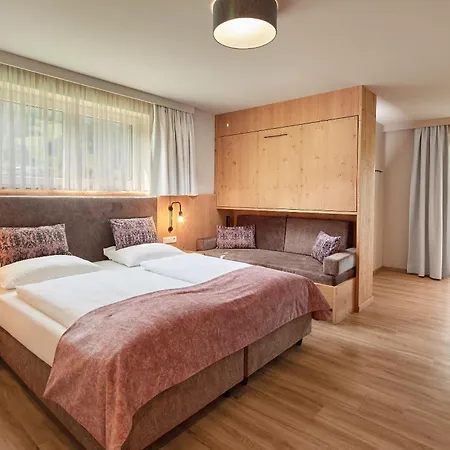 Sonnblick, Kaprun, Salzburg - Am Kitzsteinhorn Gletscher 4*